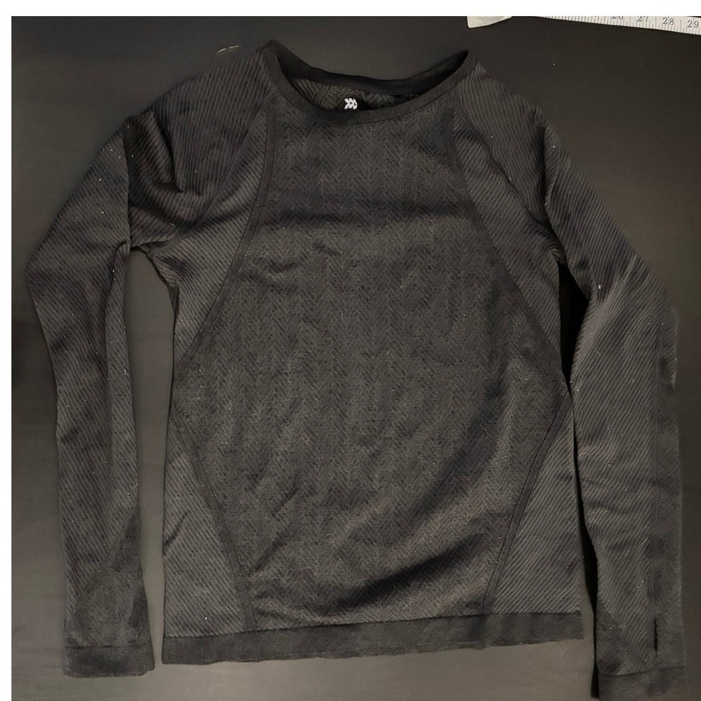 All in Motion Women XS Black Long Sleeve Activewear Top Thumbhole Textured Shirt